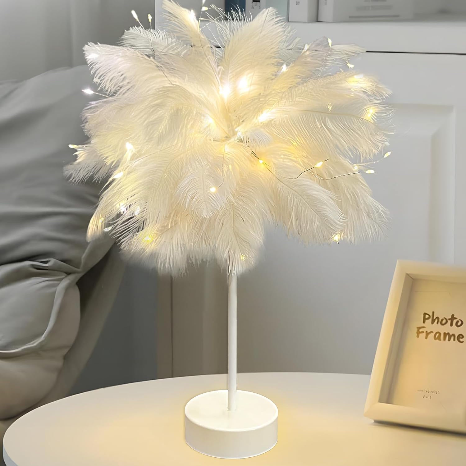 Elegant Ostrich Feather Bedside Table Lamp (white)