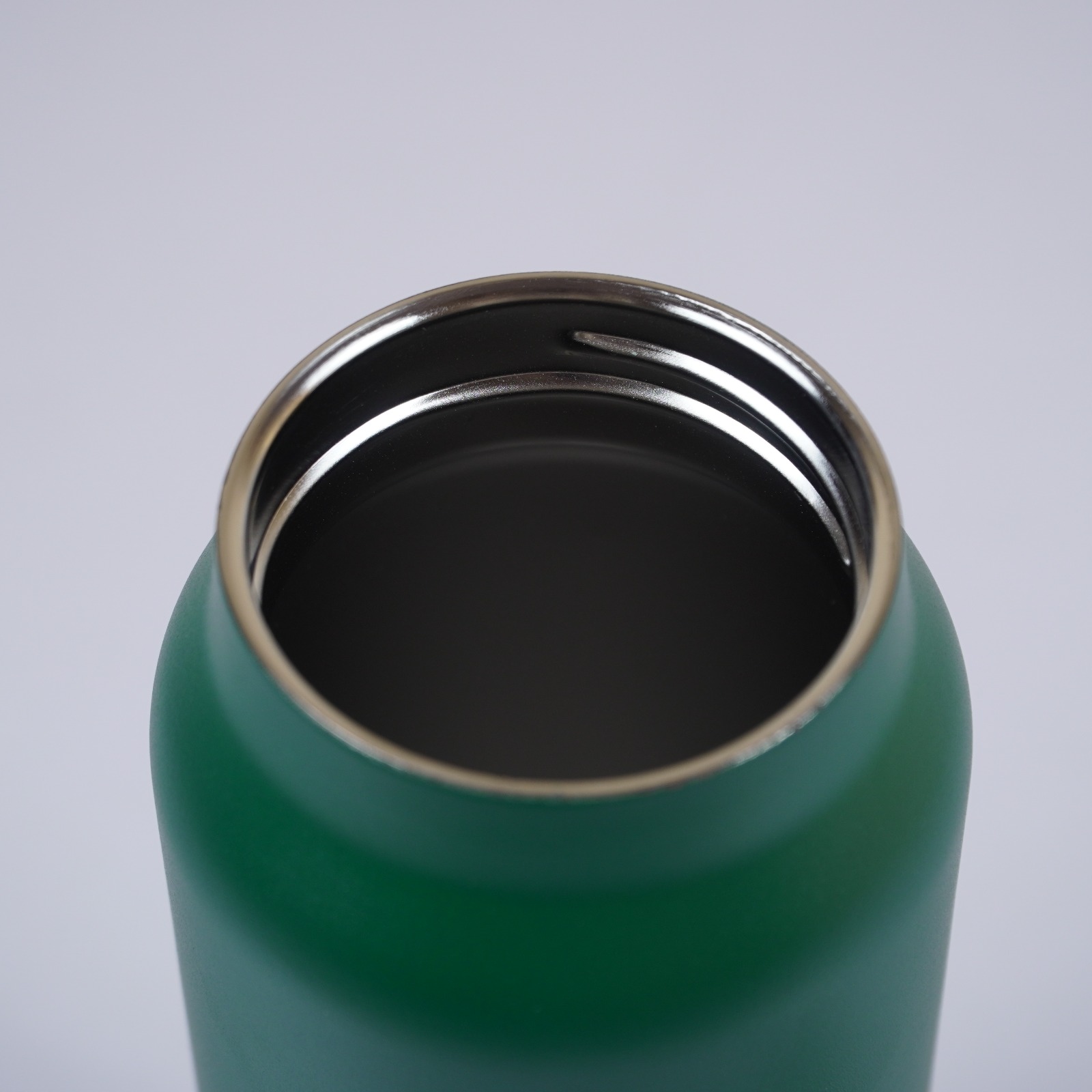 1 ltr. Double wall Sport Bottle With Magnetic Cell Phone Holder (Green) - Image 5