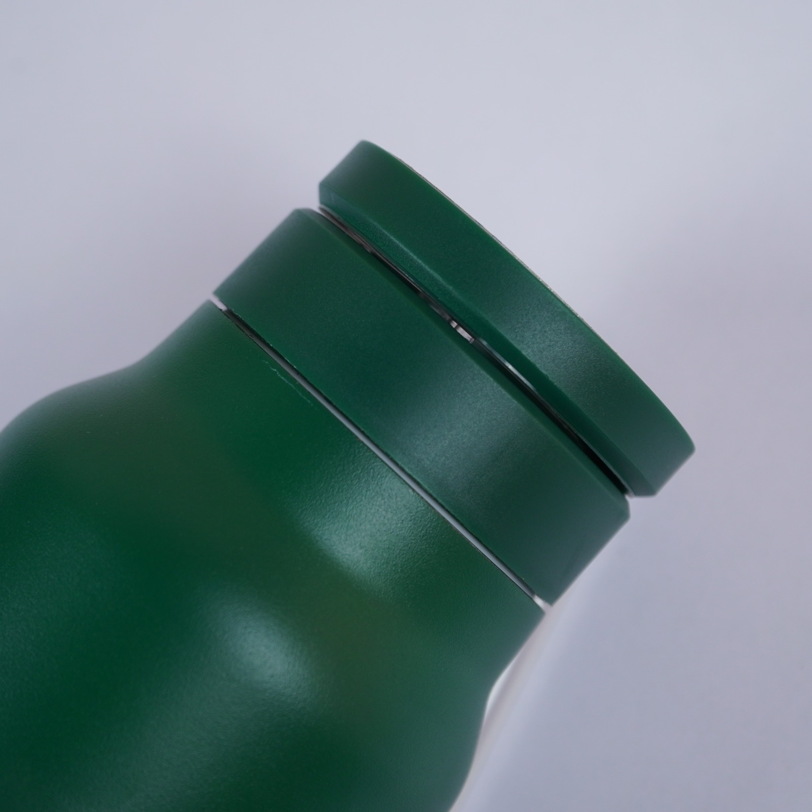 1 ltr. Double wall Sport Bottle With Magnetic Cell Phone Holder (Green) - Image 6