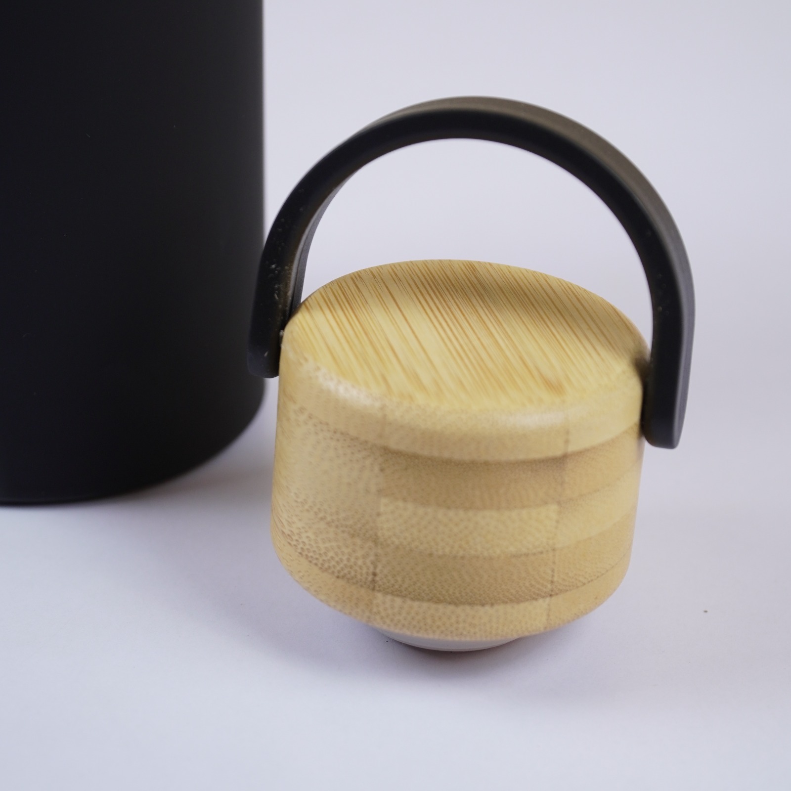 500 ML Insulated Water Bottle with Natural Wooden Lid(Black, Green only) - Image 16